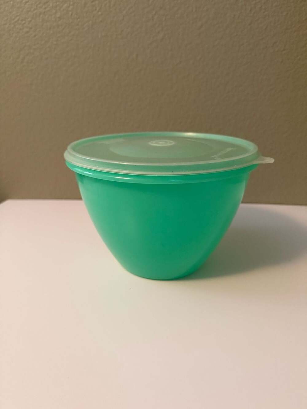 Tupperware Crisp It Bowl Jadeite Green Vintage